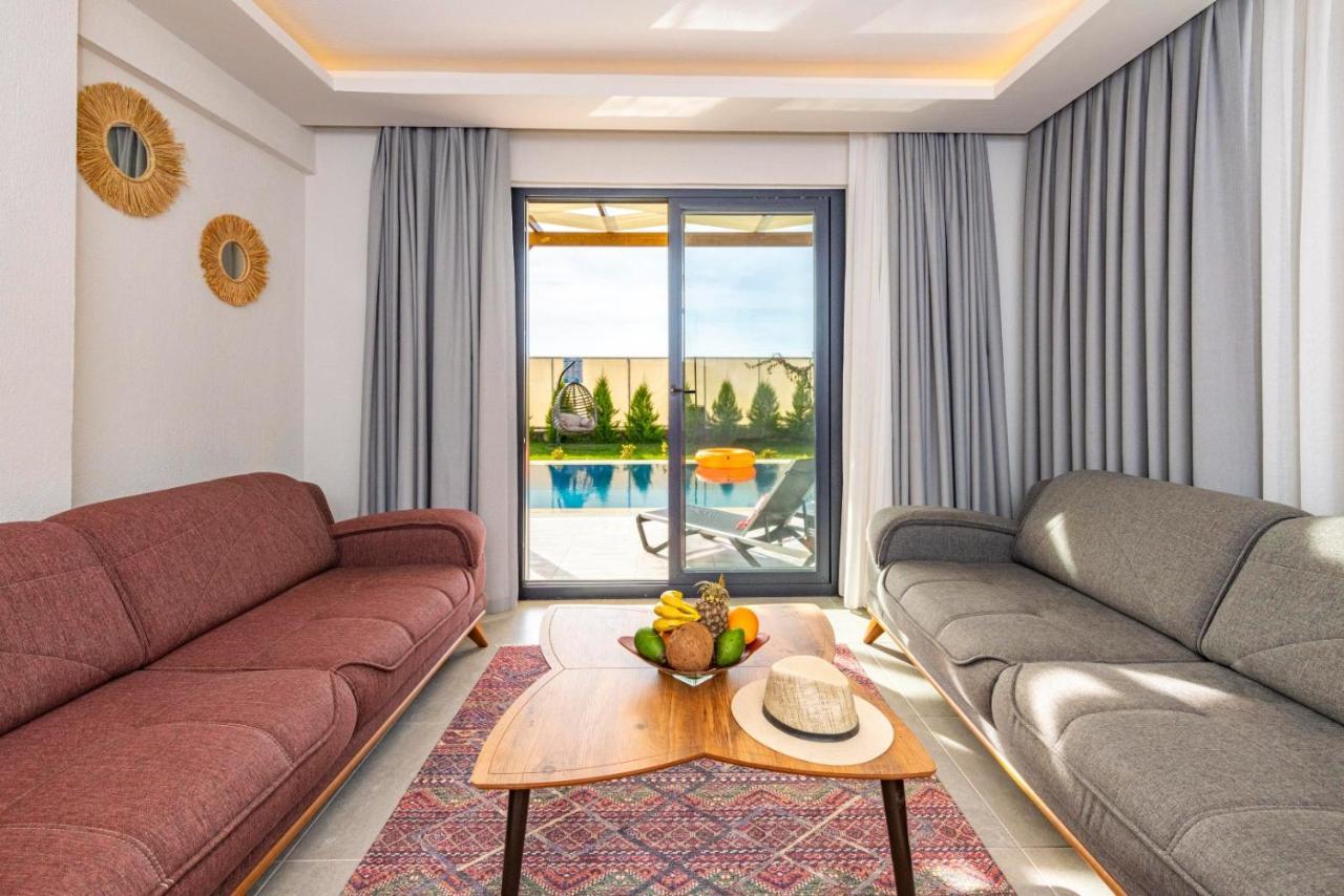 Villa Leona - 5 Bedroom In *