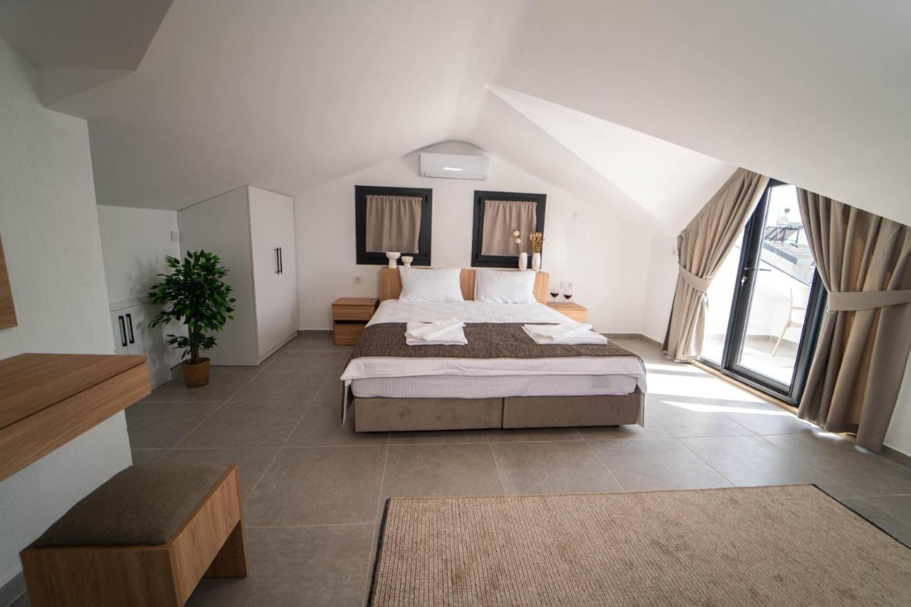 Villa Leona - 5 Bedroom In *