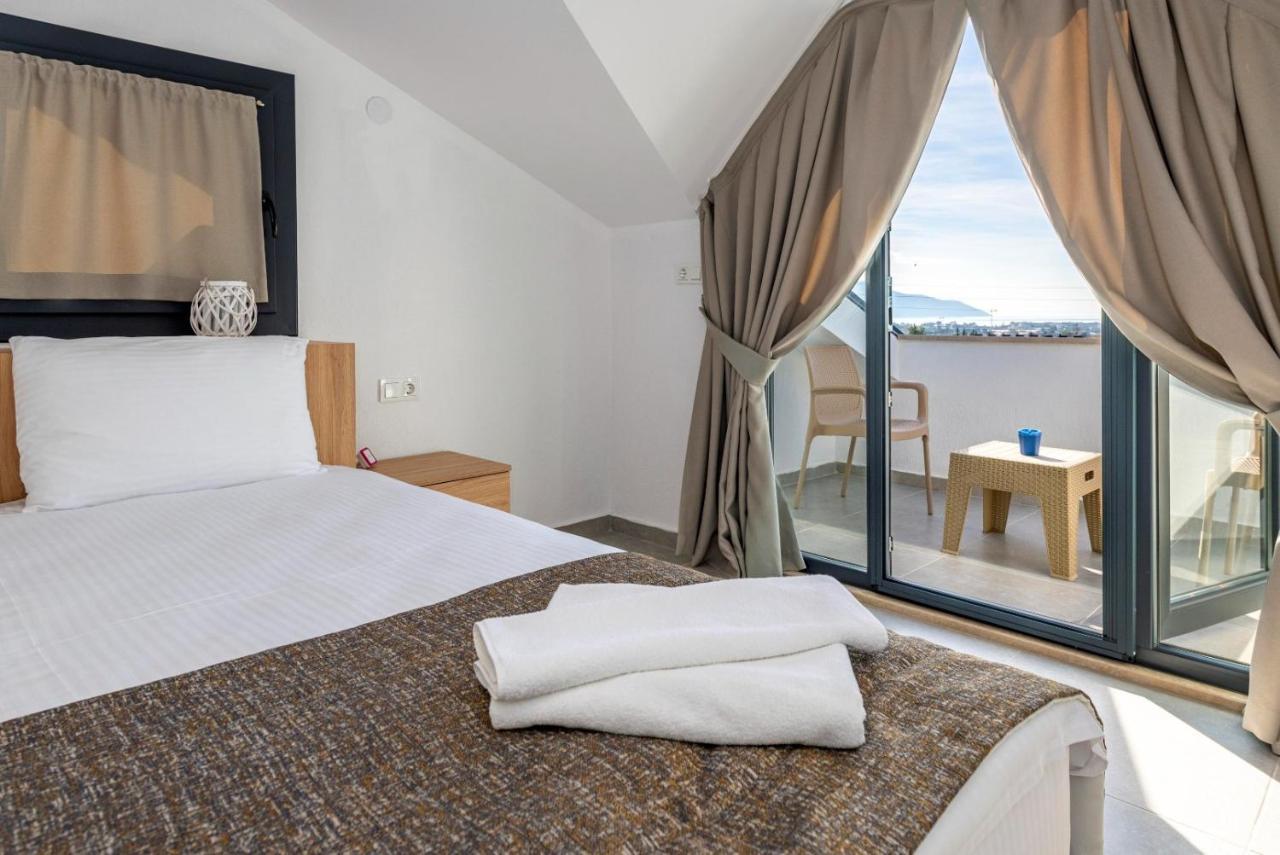 Leona - 5 Bedroom In Fethiye