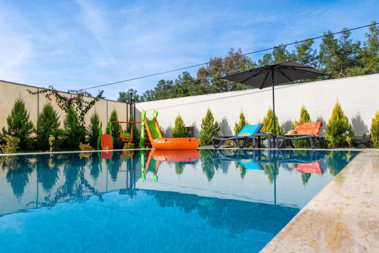Villa Leona - 5 Bedroom In