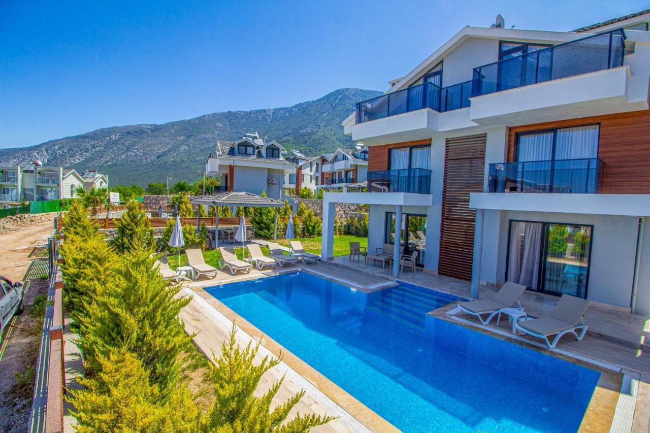 Onno Villa, Oezel Havuzlu, *