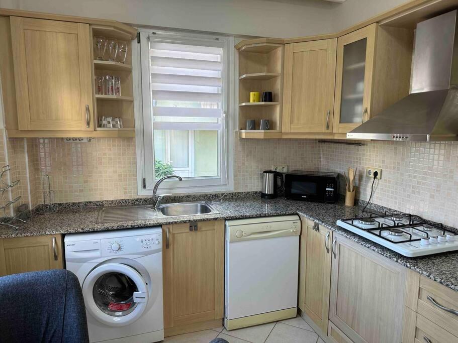 Honey Apartment