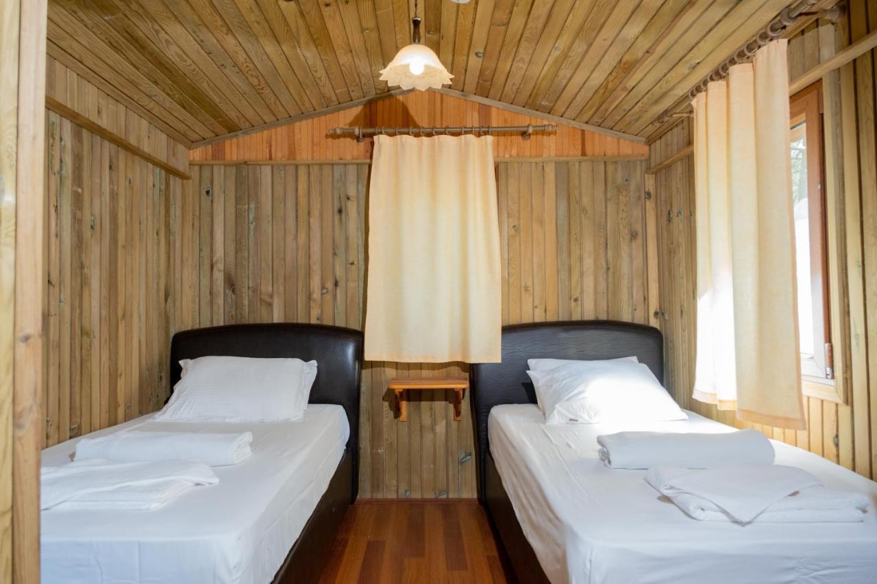 Tree Otel *