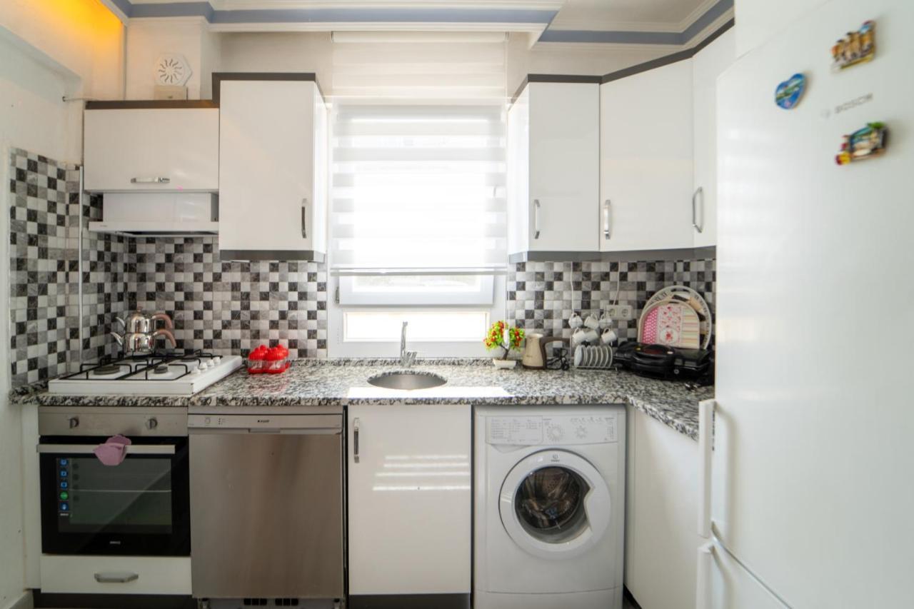 Fully Furnished Flat With Garden In