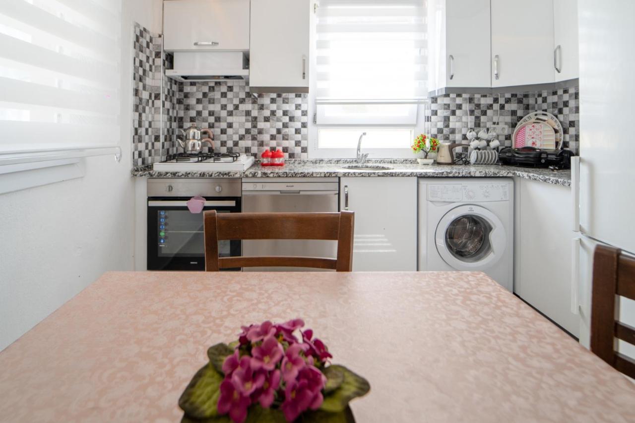 Fully Furnished Flat With Garden In Apartment