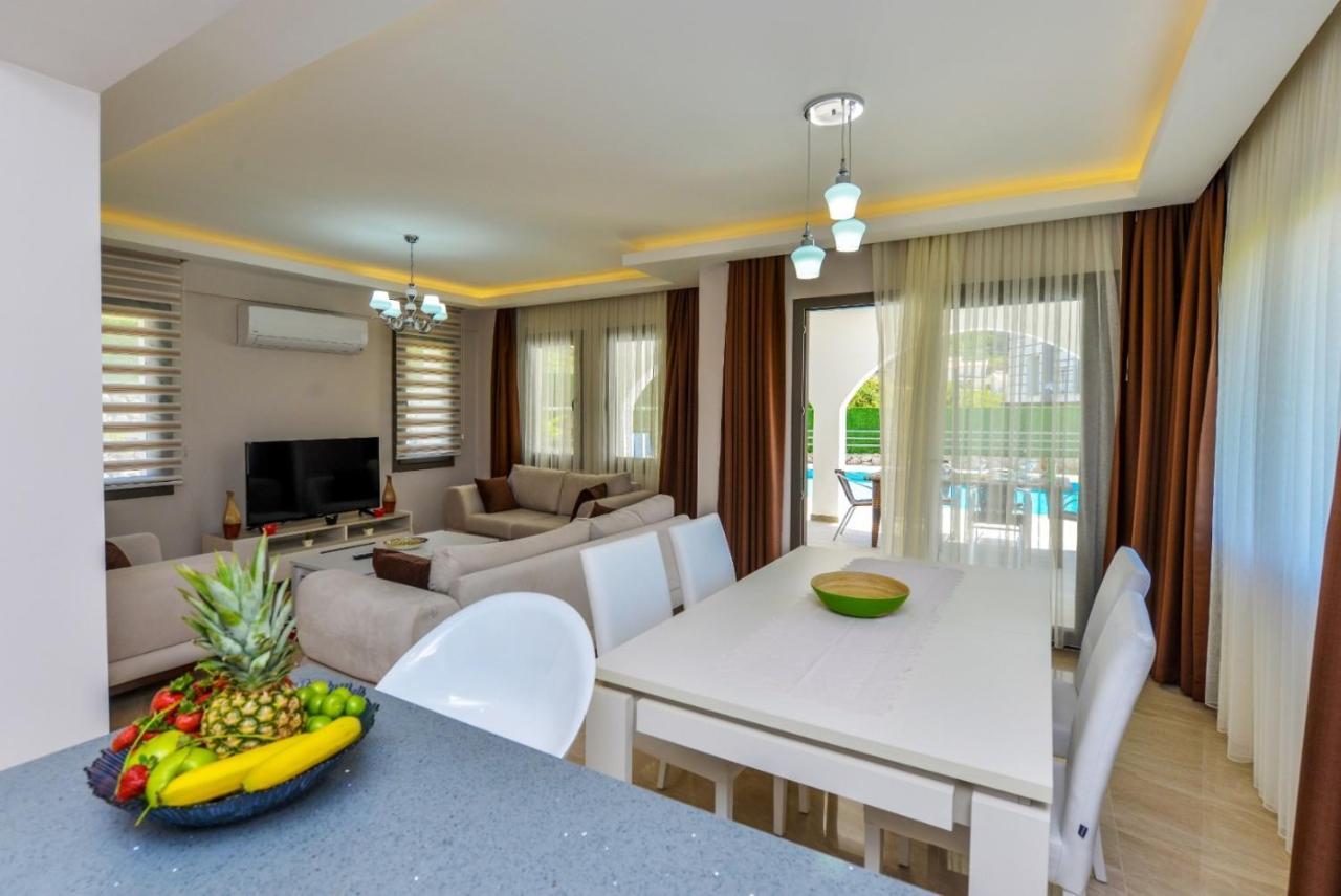 Lorenzo- 4 Bedroom Holiday Villa In Hisaronu