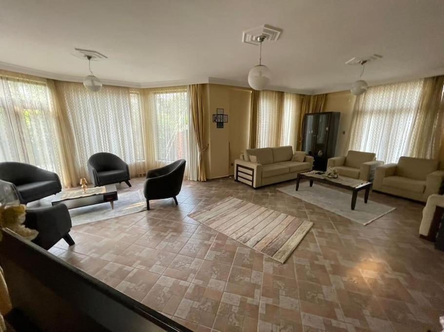 Villa Private On Center. *