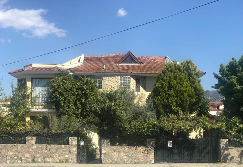 Private On Center. Villa