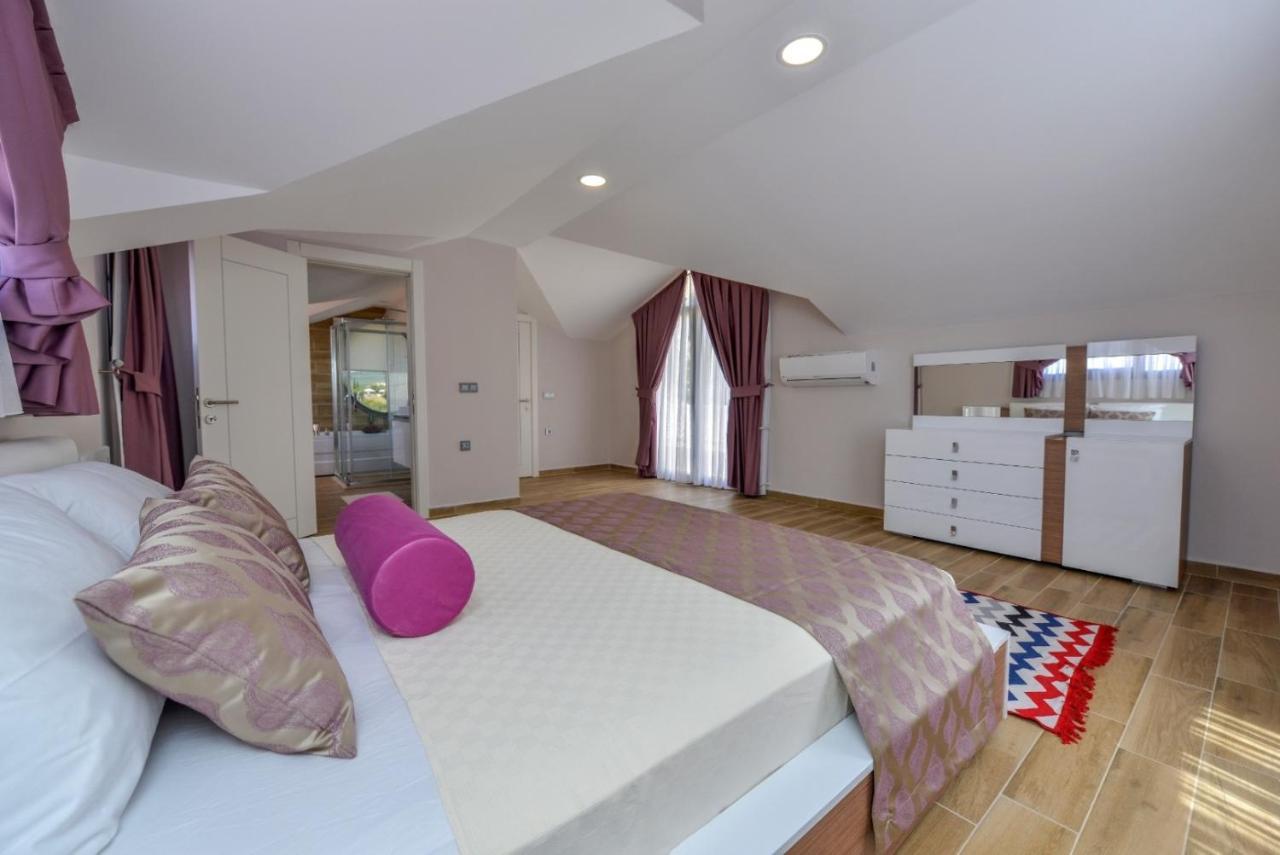 Lorenzo- 4 Bedroom Holiday Villa In Hisaronu Villa Fethiye