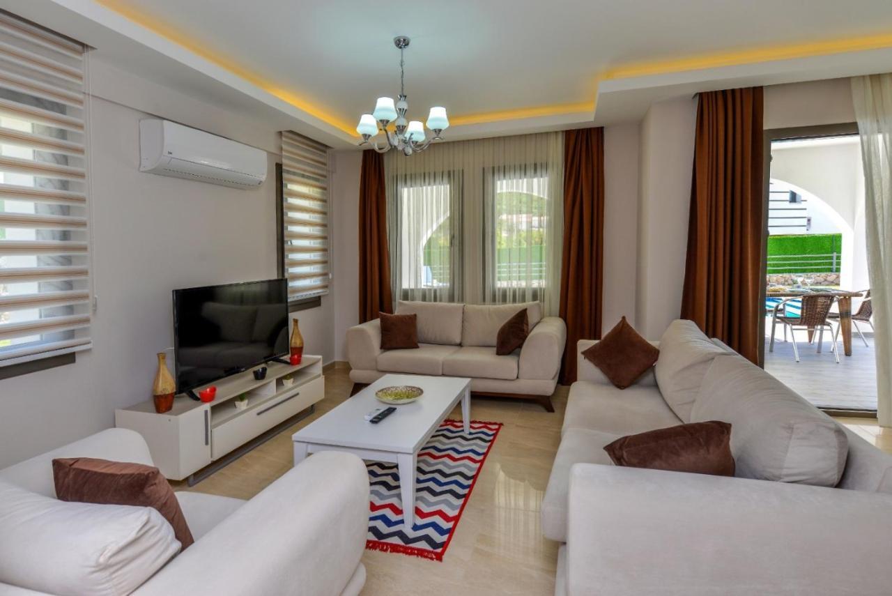 Lorenzo- 4 Bedroom Holiday Villa In Hisaronu Villa