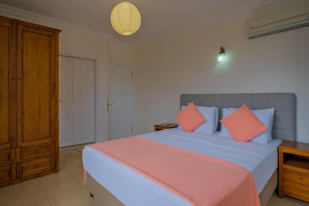 Villa Rose Calis