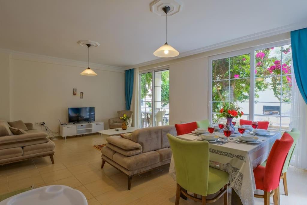 Villa Rose Calis *
