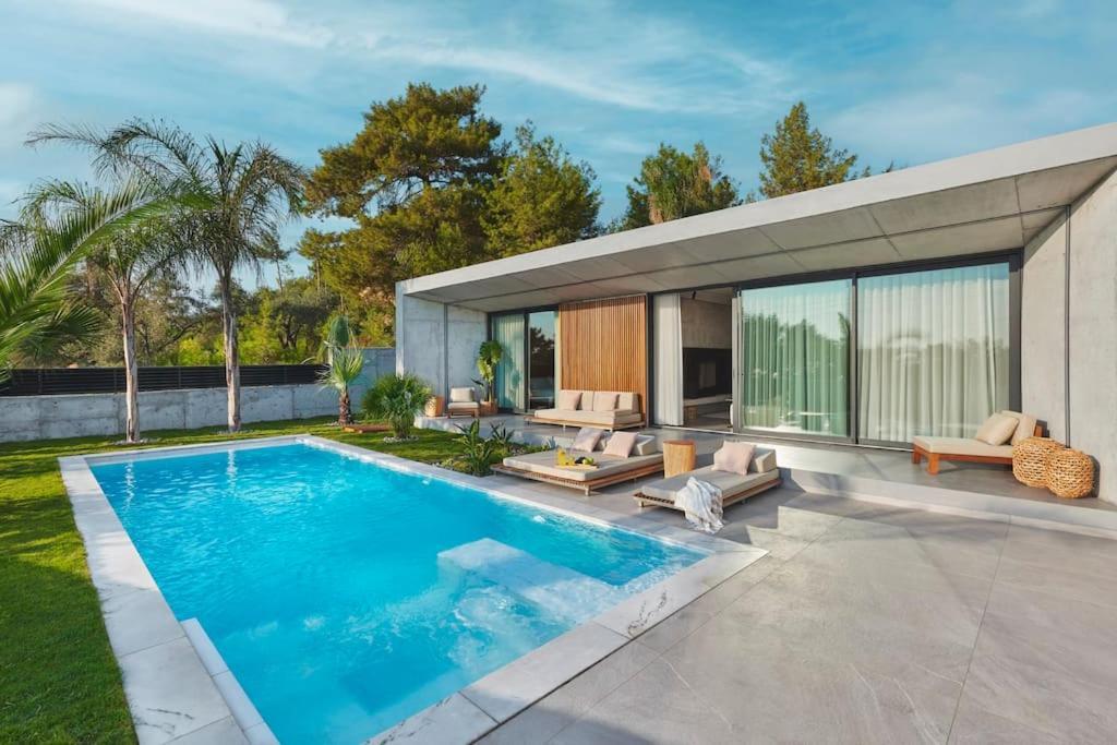 The Grey Houses - Dark Grey Villa Fethiye