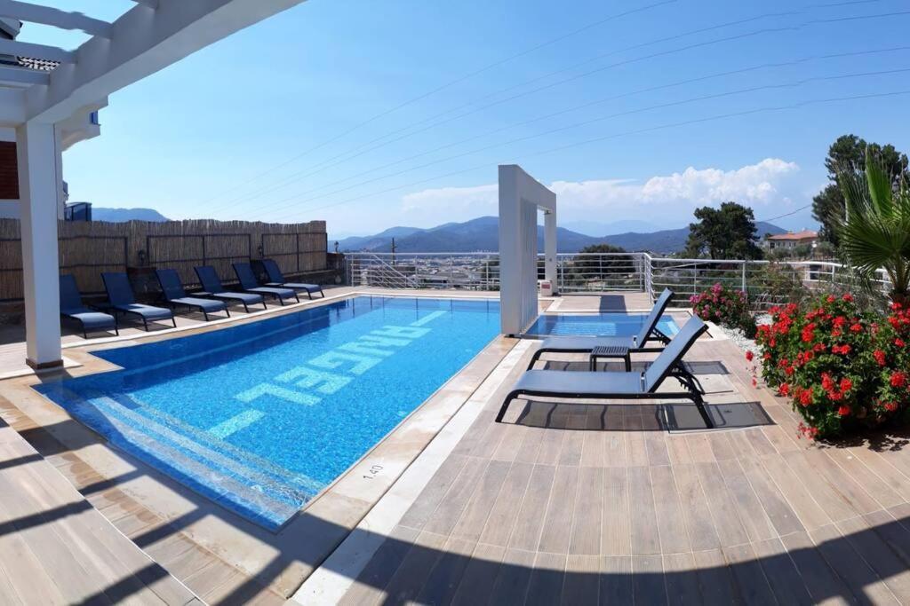 Villa Alya, Spacious 4 Bed With Private Pool *
