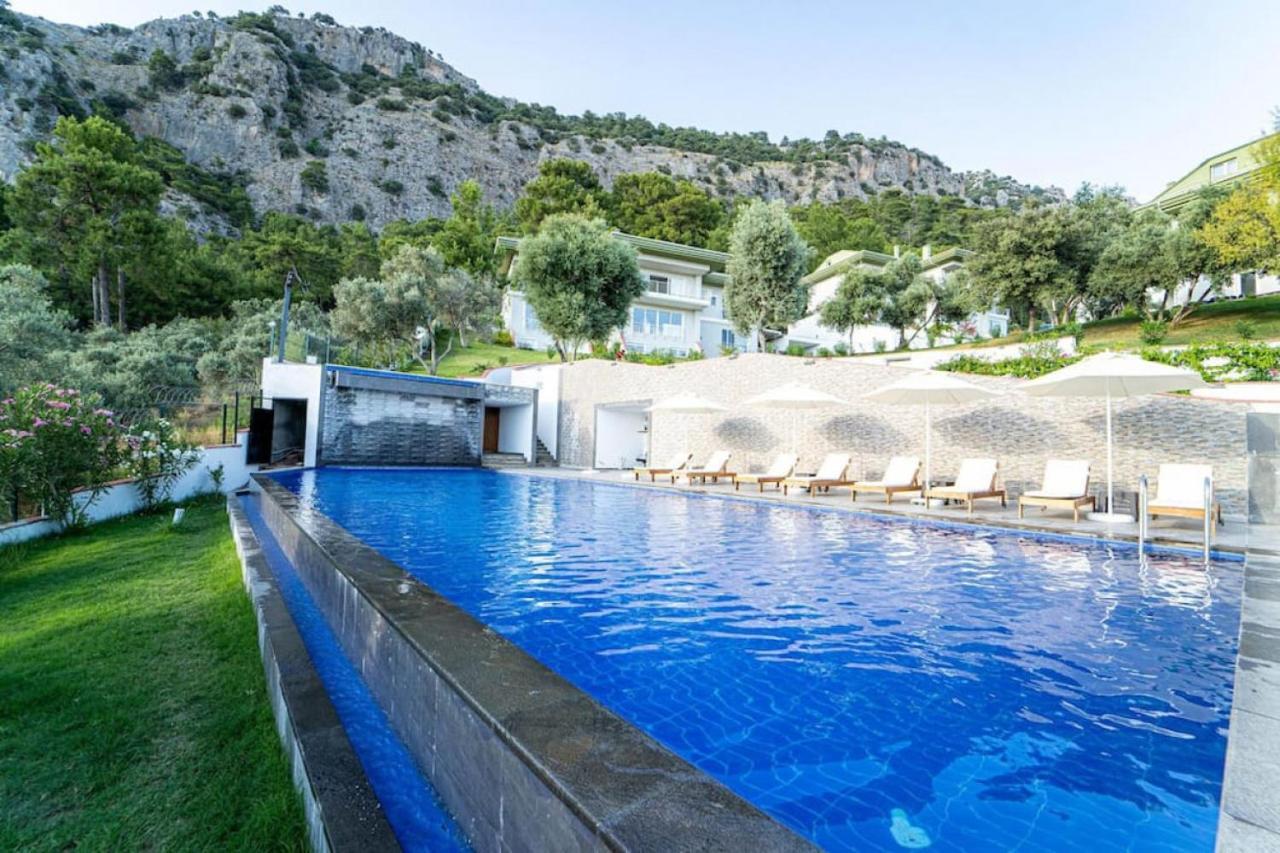 Amazing Duplex With Fascinating View And Shared Pool In Gocek Appartement *
