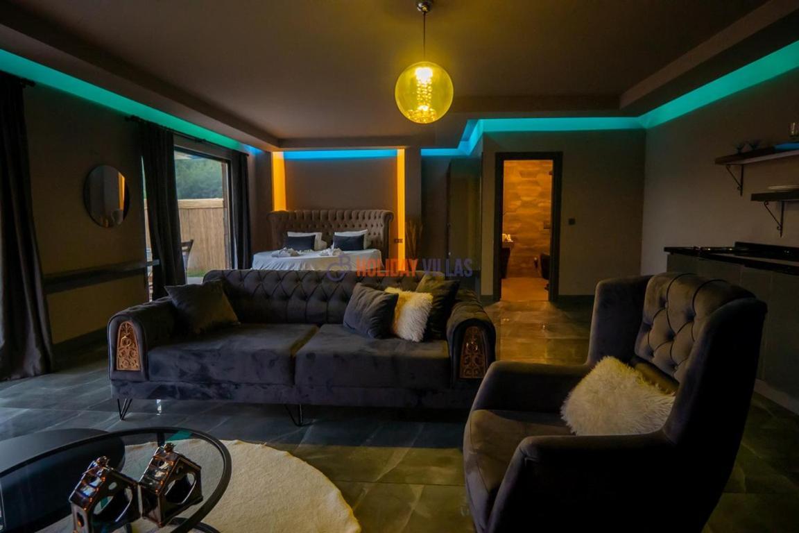 Villa Inhouse *