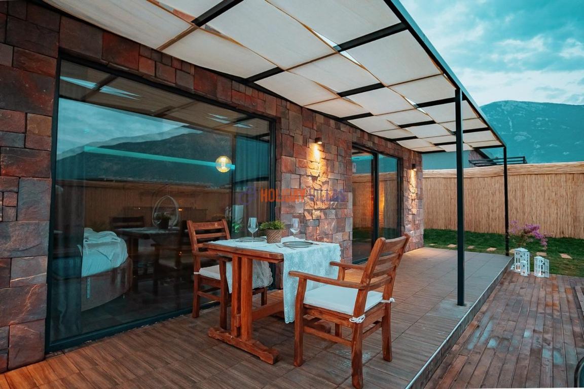 Villa Inhouse