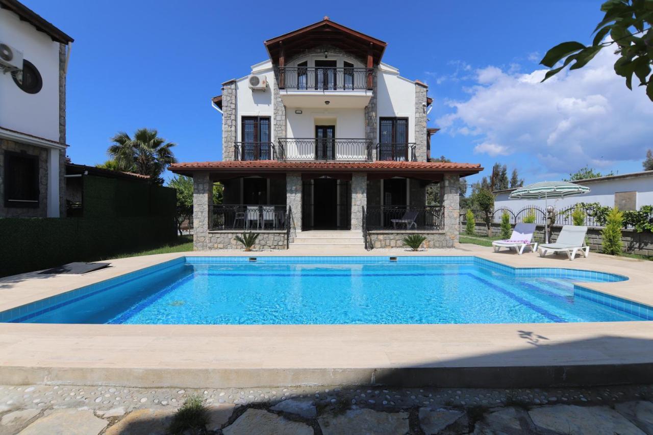 Lanka Villa *