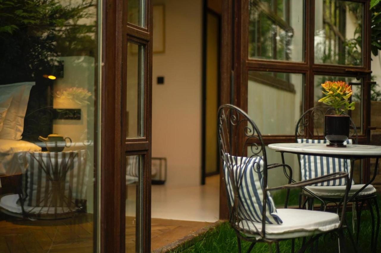 To Be Social House Resort