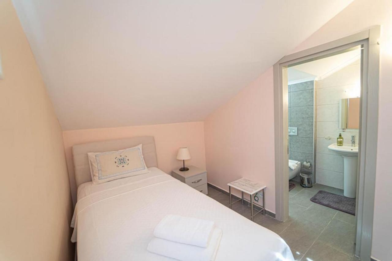 Amazing Duplex With Fascinating View And Shared Pool In Gocek Appartement Fethiye