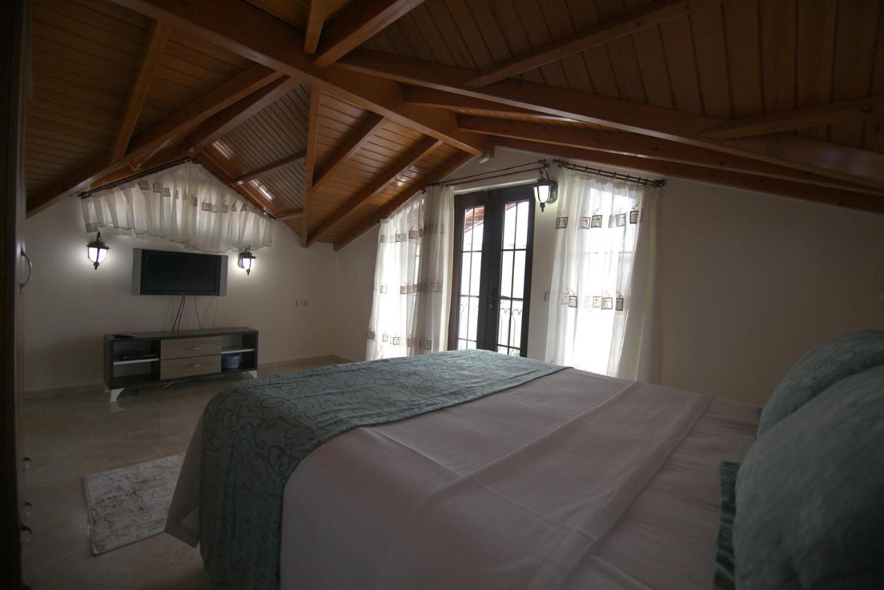 Lanka Villa *