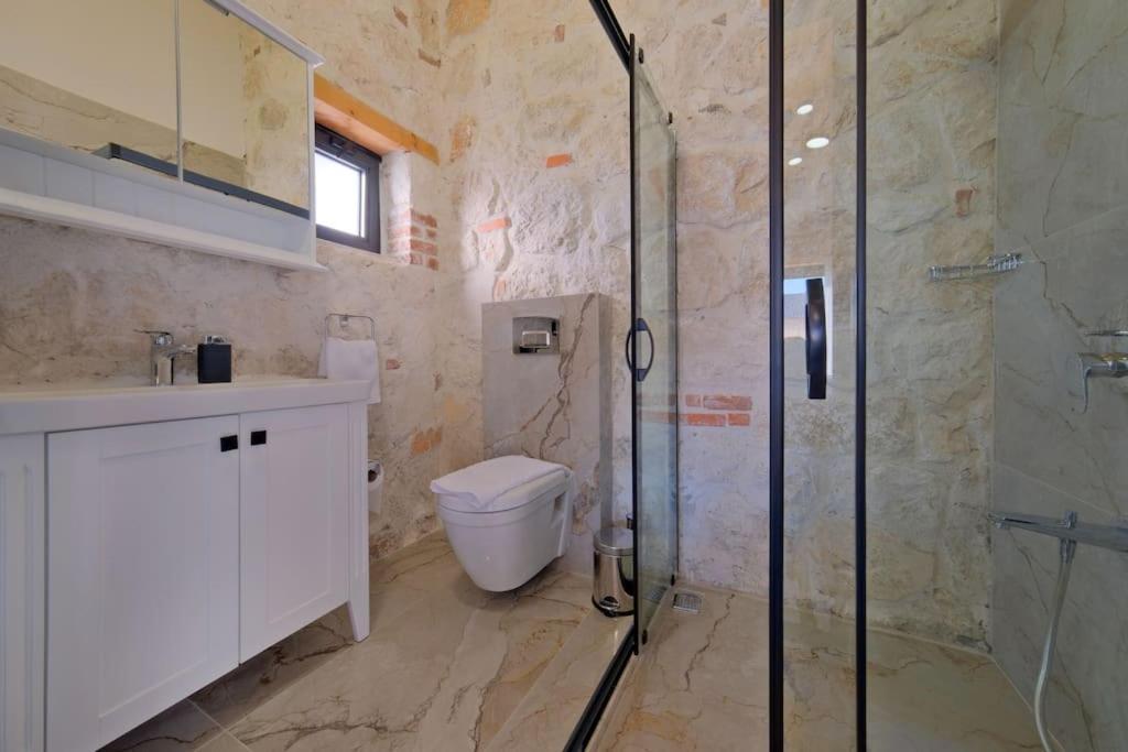 Ader 2 Villa
