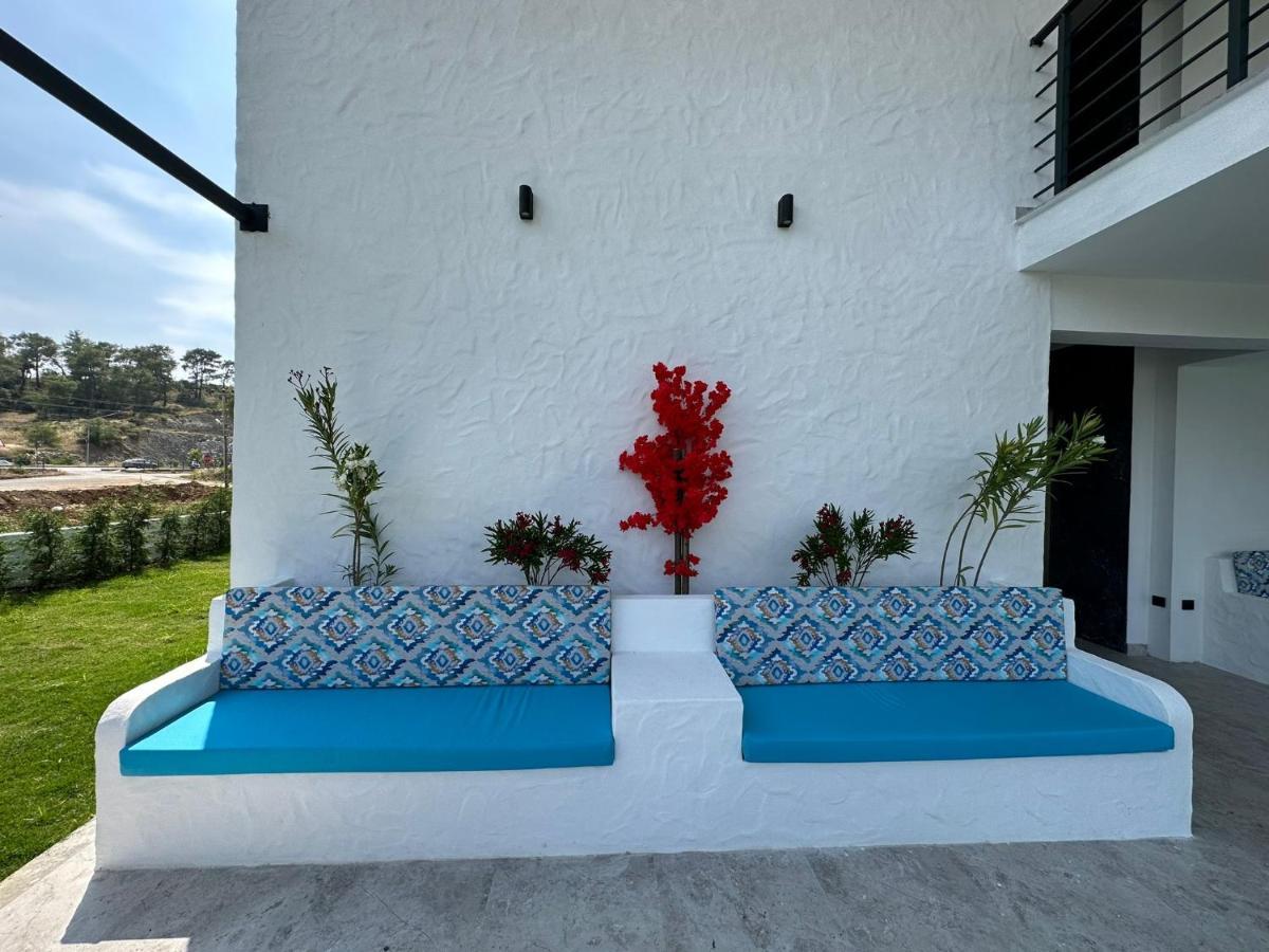 S-cape Hotel *