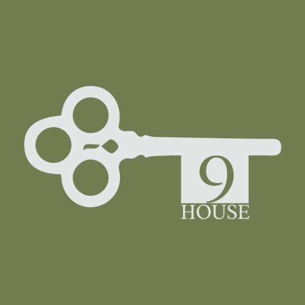 9 House *