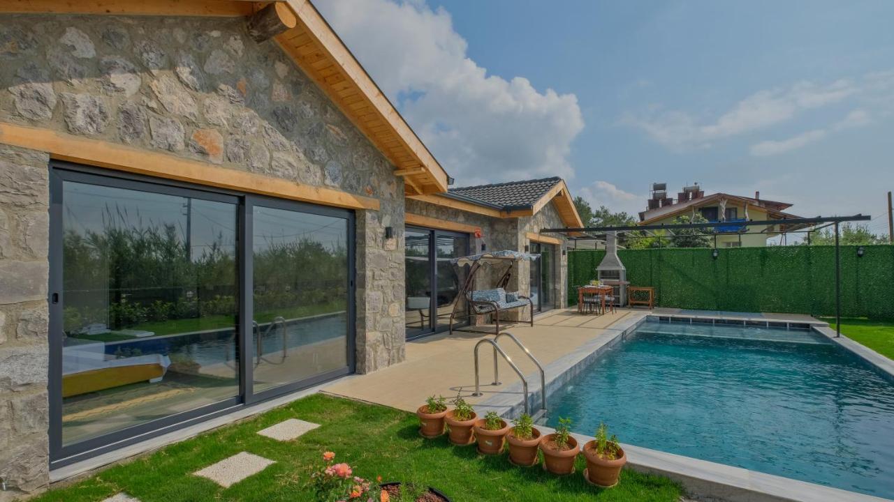 Villa Guntekin Stone *