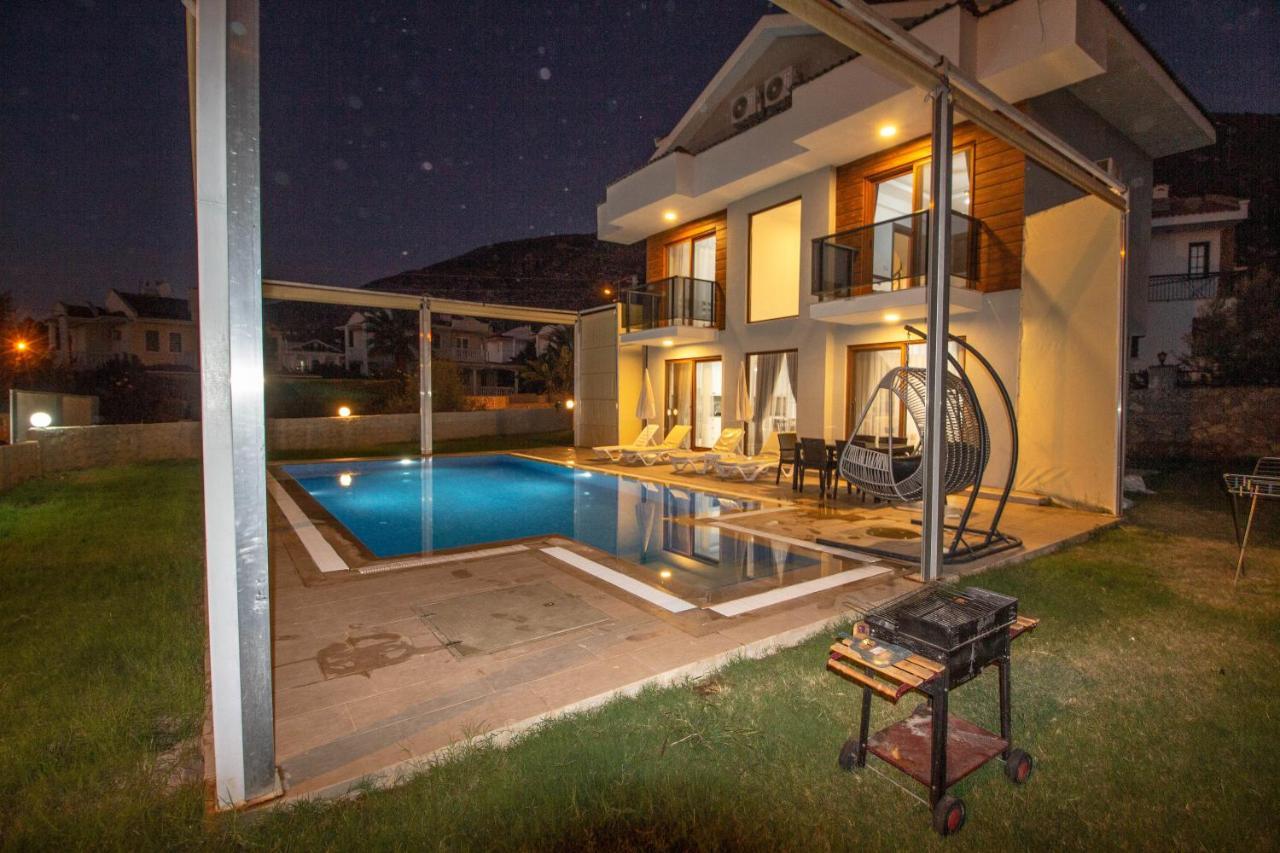 Villa Tuna Oeluedeniz 4+1 Villa, Oezel Havuzlu, *