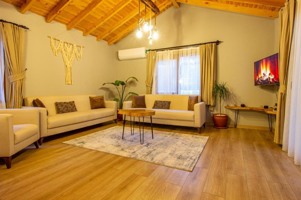 Pineyard Villas *
