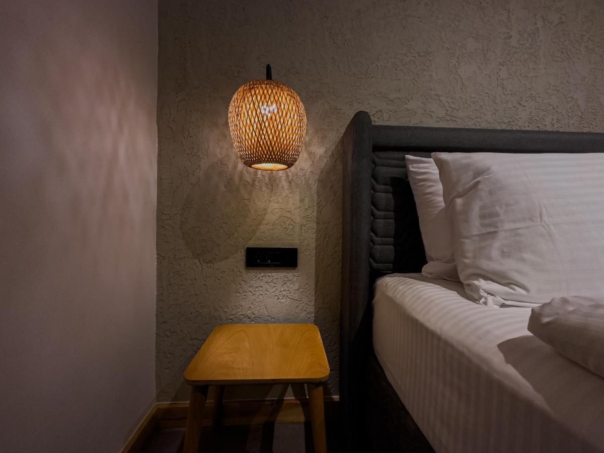 S-cape Hotel *