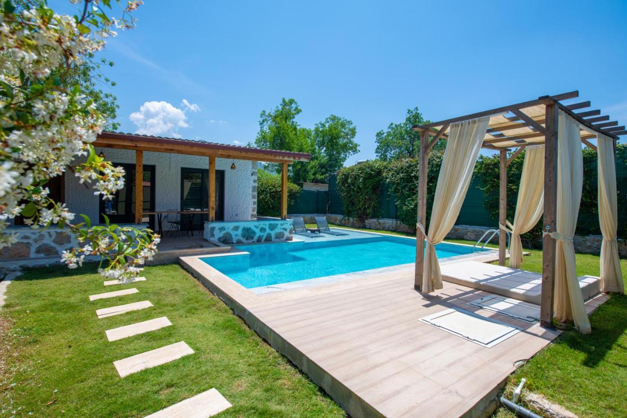 Eroglu Villa *