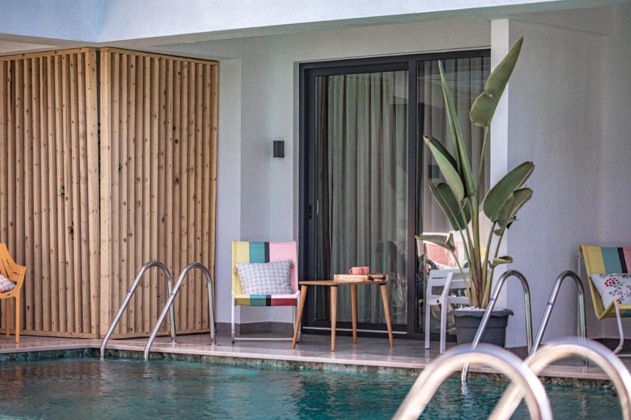 S-cape Hotel