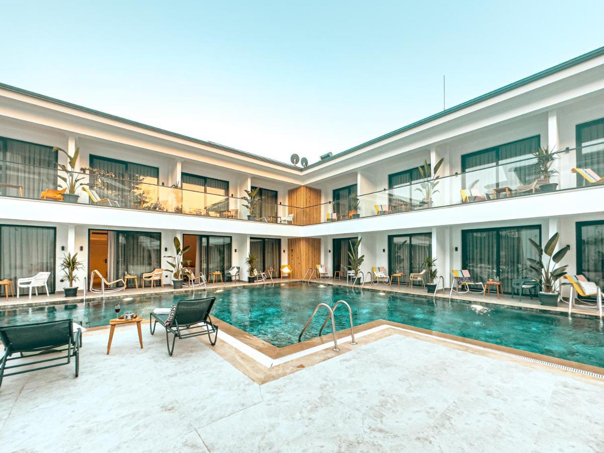 S-cape Hotel *