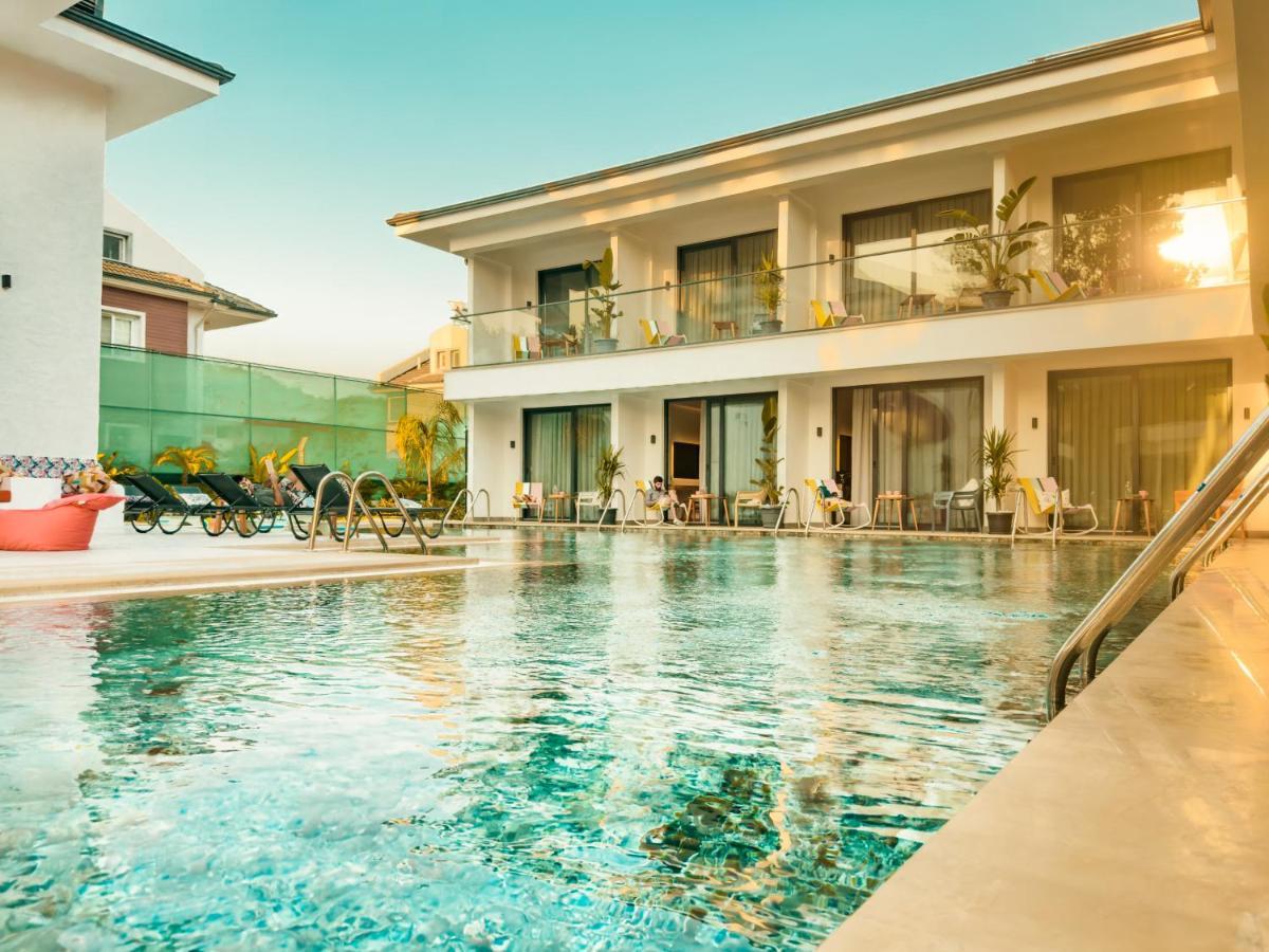 S-cape Hotel *