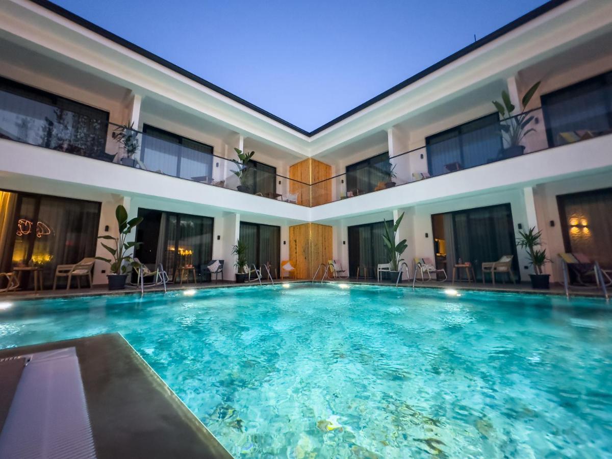 Hotel S-cape *