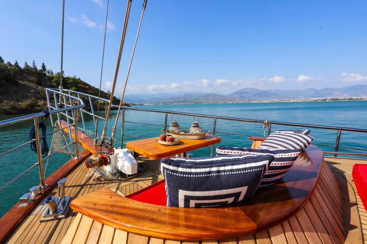Botel Blue Voyage Yacht Charter *