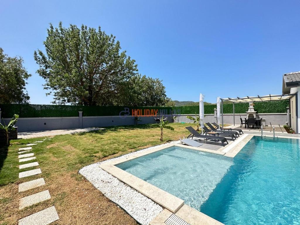 Villa Arya