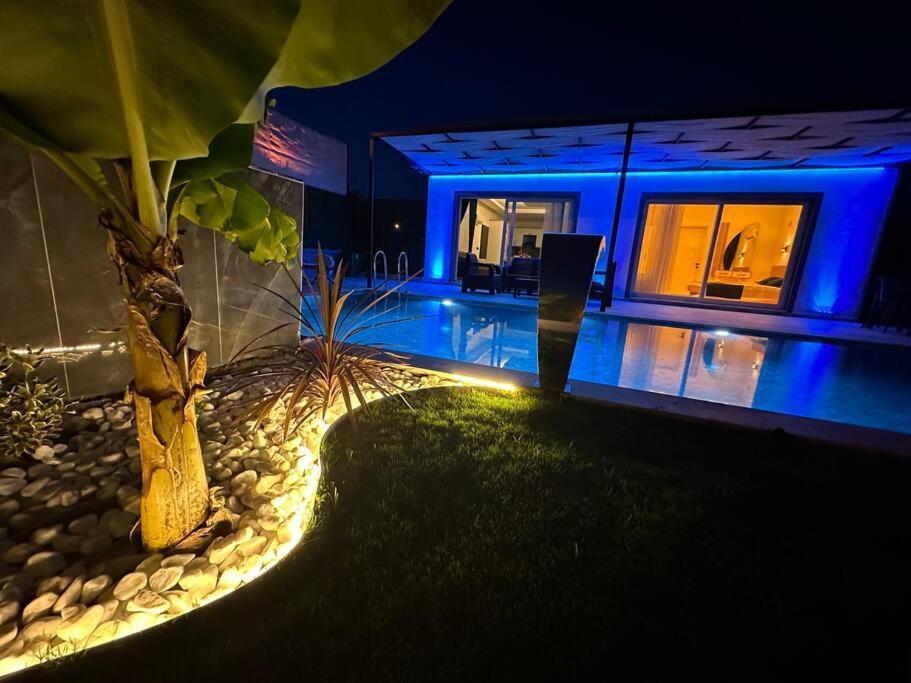 Izci Delux Villa *
