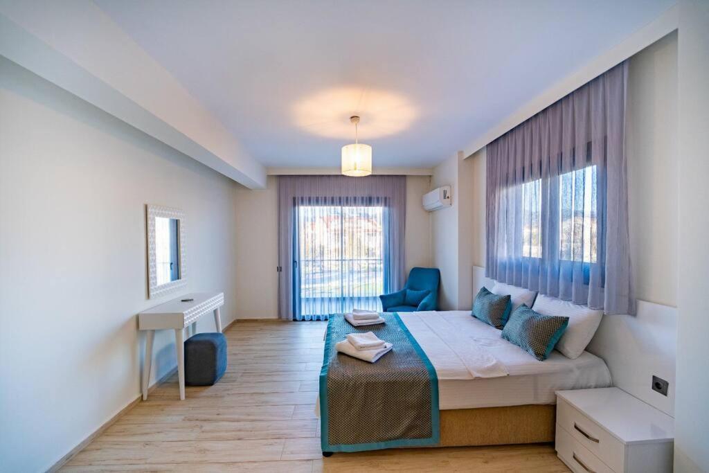 Merkezde Muhtesem Havuzlu Villa Fethiye