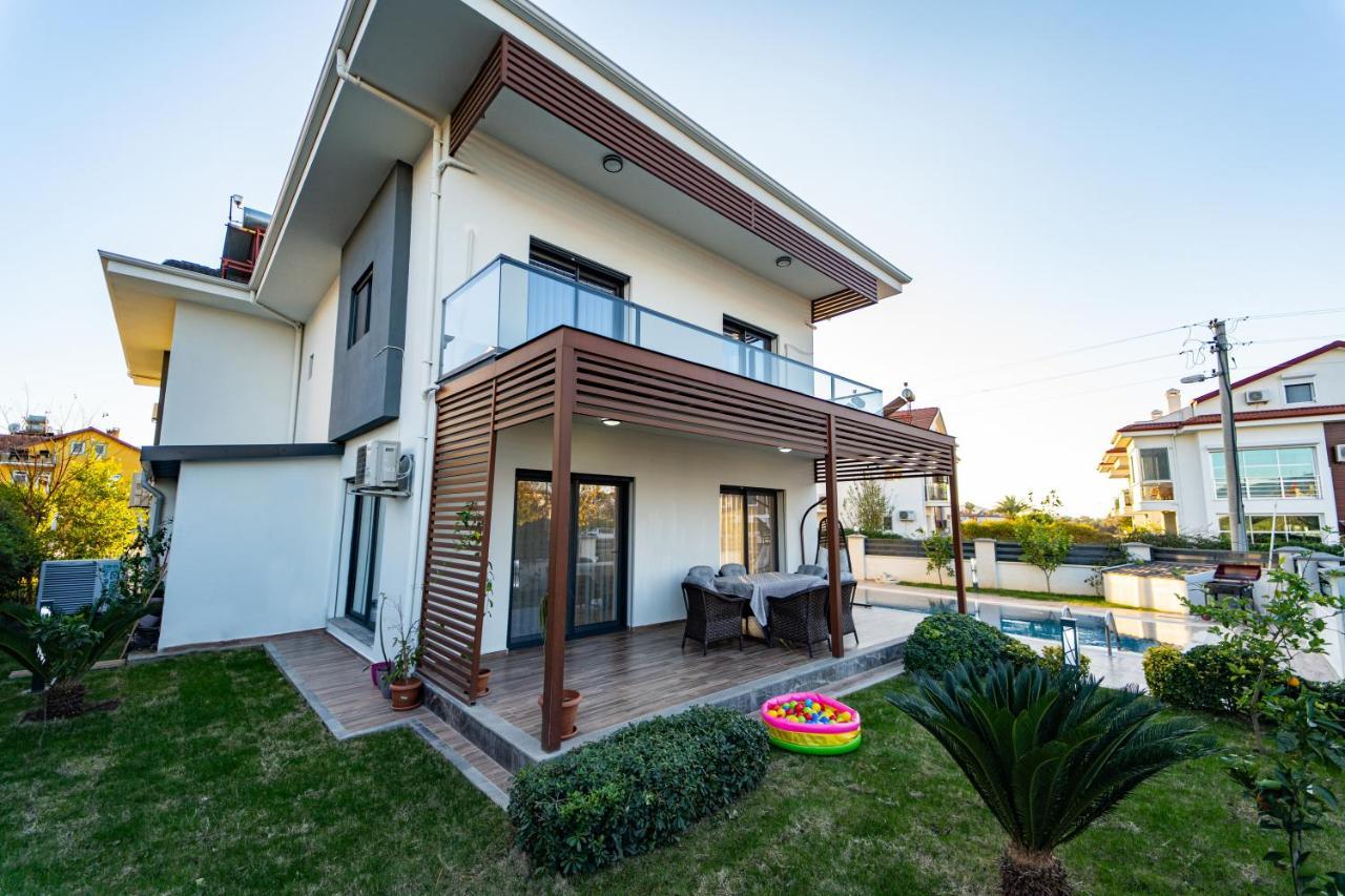 Villa Merkezde Muhtesem Havuzlu Fethiye