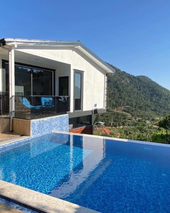 Villa Camguzeli Kivili Konak'ta!