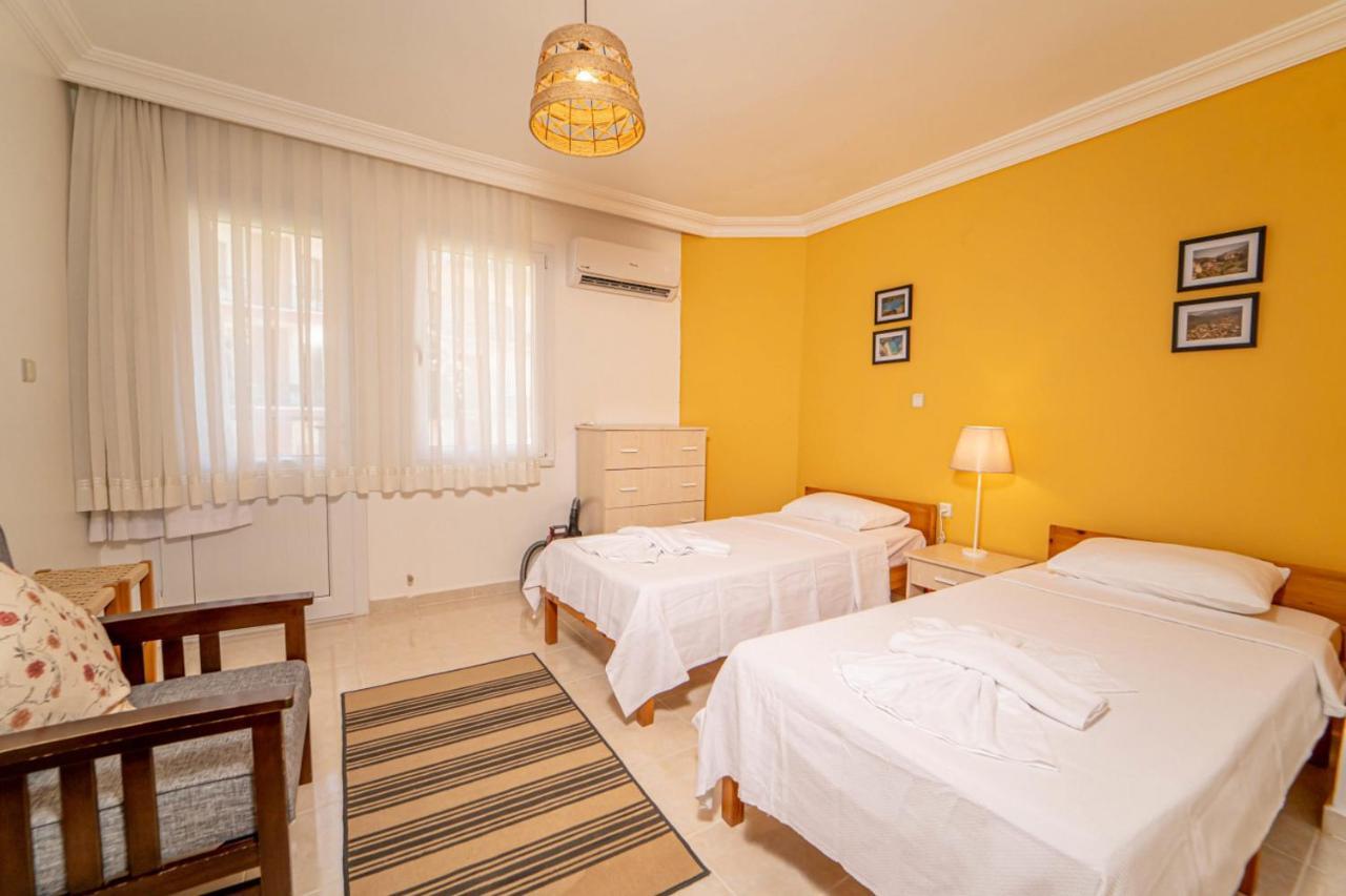 Sea View Vibrant Flat W Balcony Right By Sea