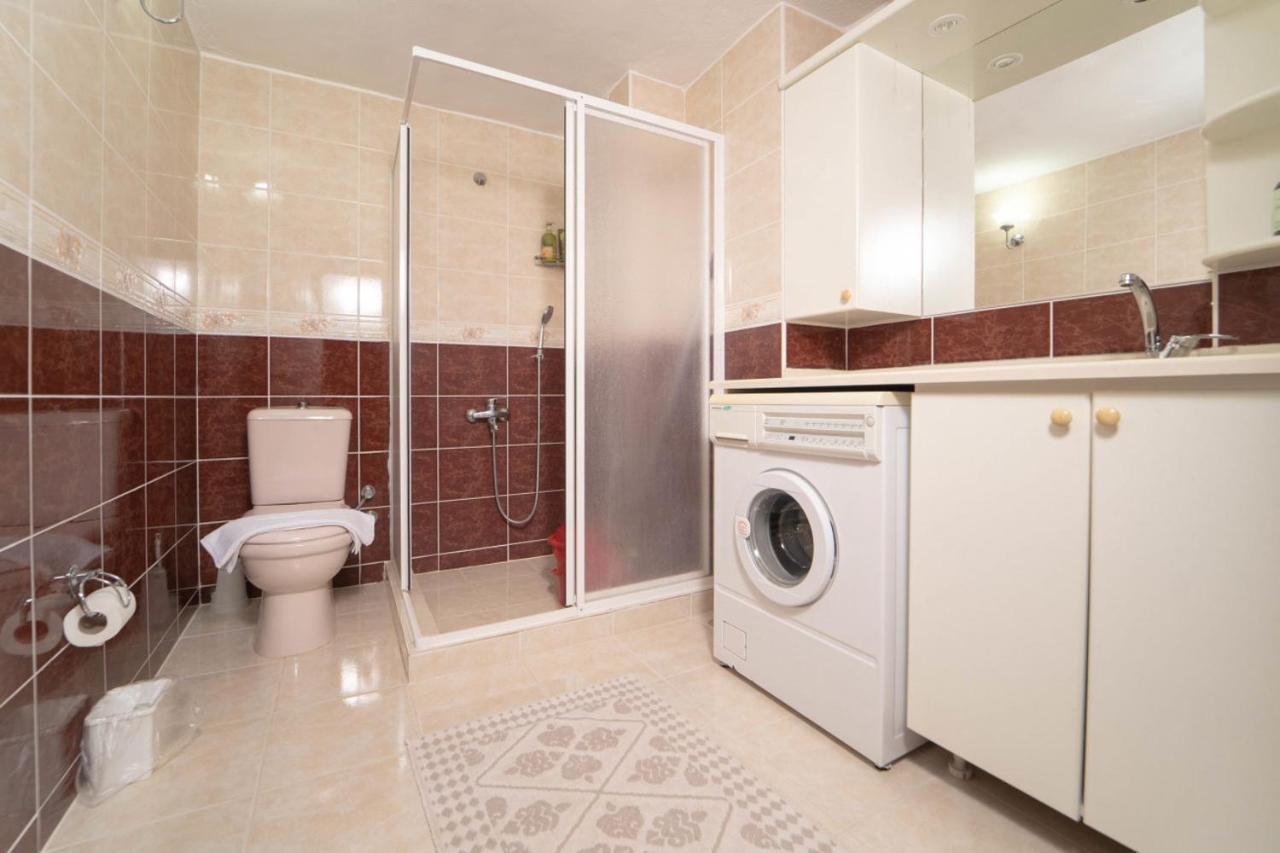 Vakantiehuis Sea View Vibrant Flat W Balcony Right By Sea Fethiye