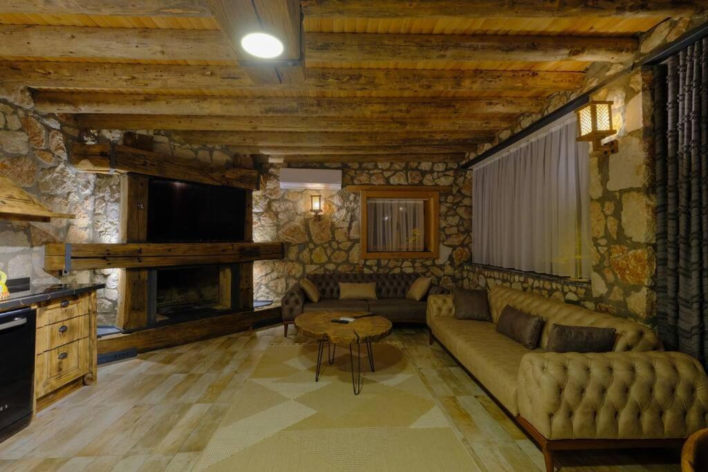 Kaydirakli Ve Akvaryum Villa *