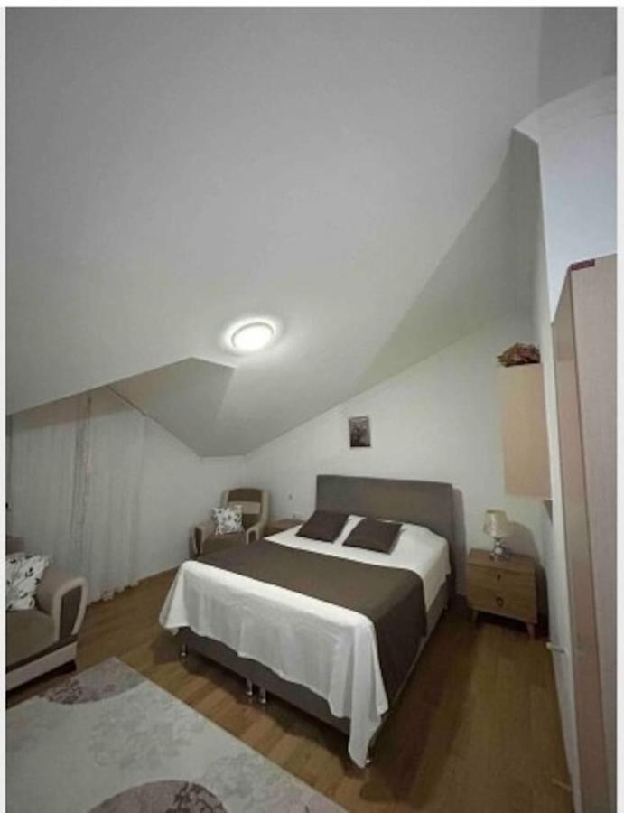Ces *
