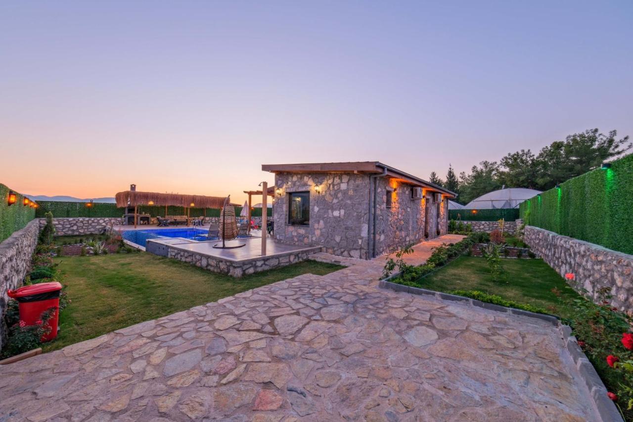 Vareste & Tas Mahal Villa *