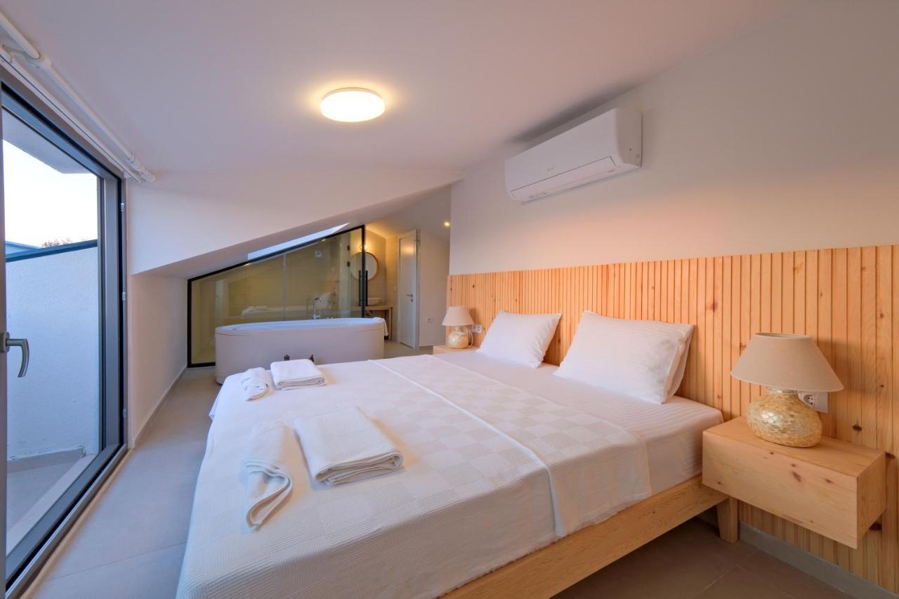 Ion Indoor Heated Pool, Sauna, Jacuzzi, Underfloor Heating System Villa