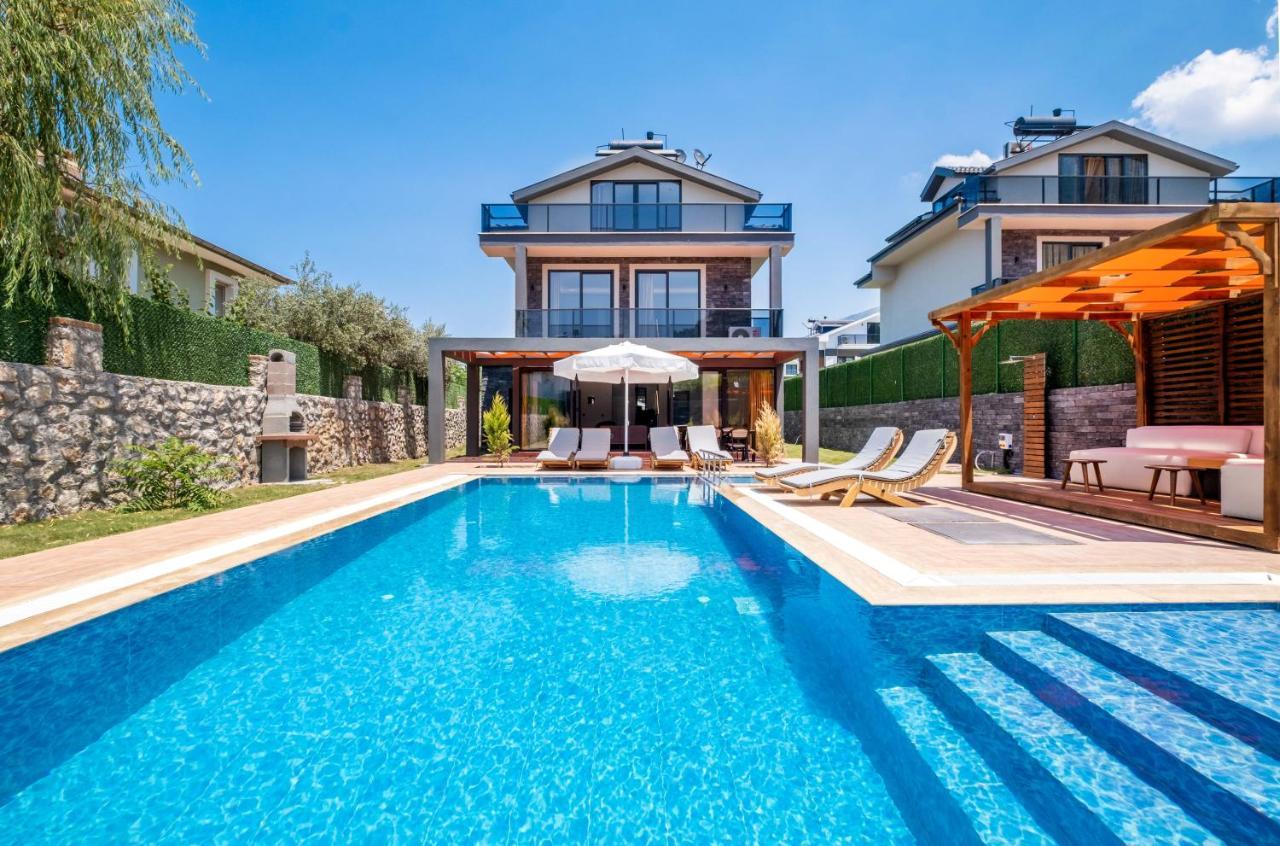 Luxurylifevillas 5-6 Villa *